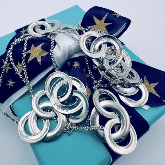 RARE Tiffany & Co. Long Interlocking Circles Necklace in Silver with Packaging - Picture 5 of 8